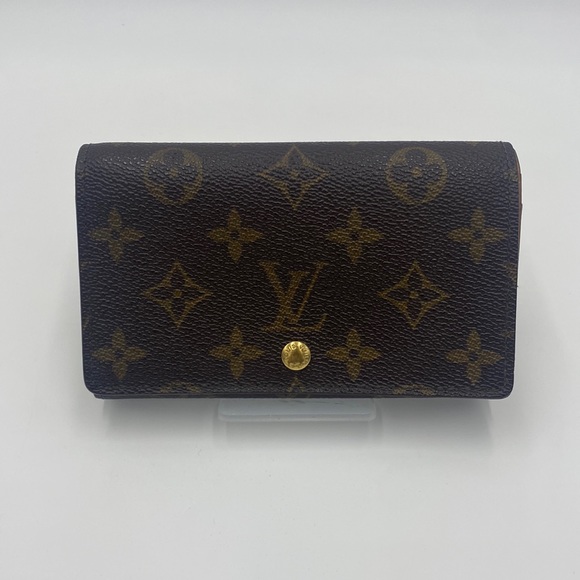 Louis Vuitton Handbags - 💯 AUTH. Louis Vuitton monogram Porte monnaie tresor wallet
